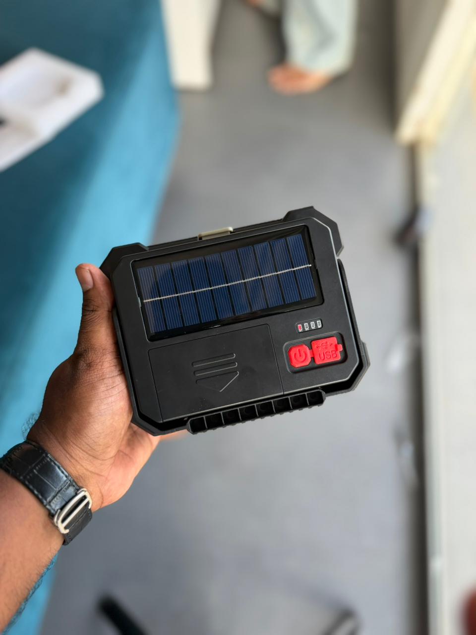 Solar Rechargeable LED Work Light with Multi-Tool Kit | Pwolimarket