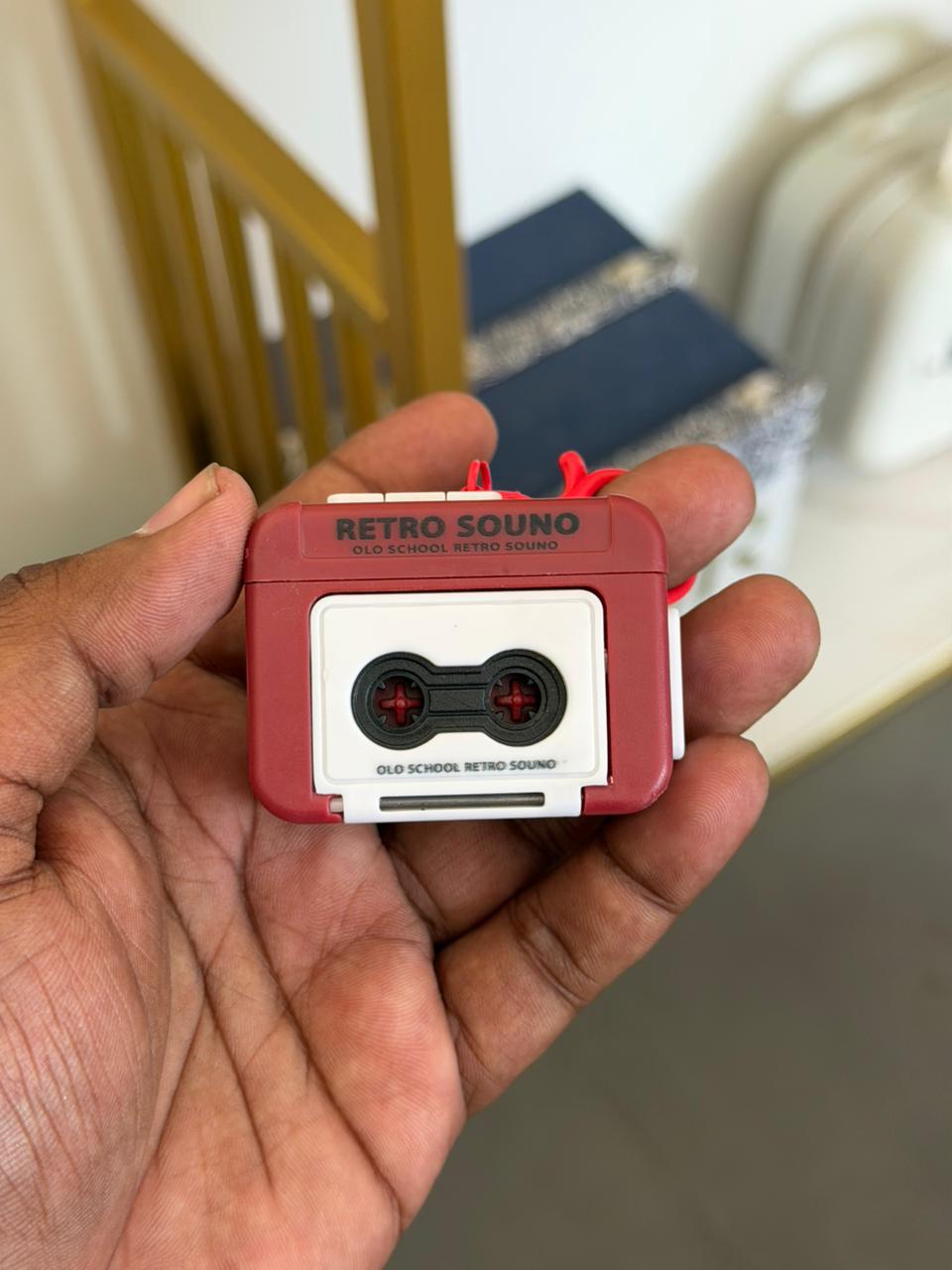RETRO CASSETTE KEYCHAIN SPEAKER | Pwolimarket