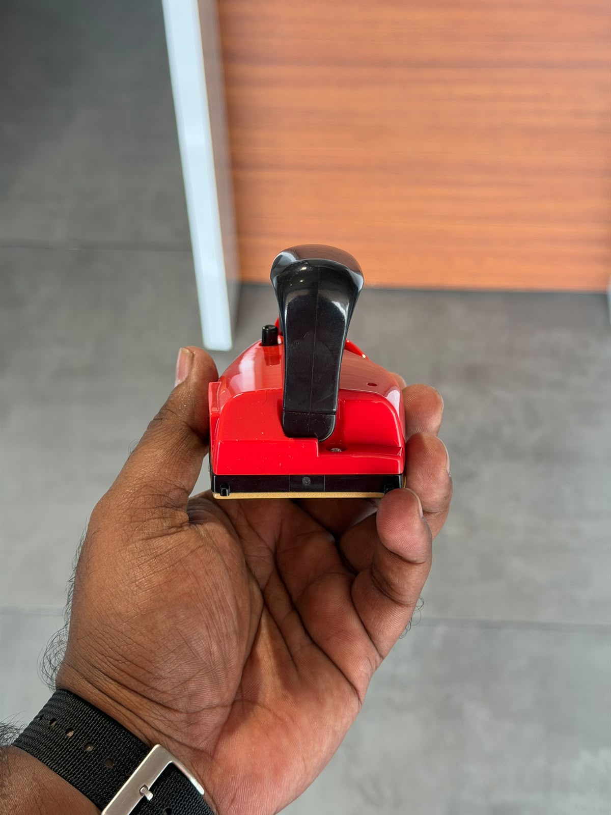 Mini Electric Iron – Compact & Portable Travel Iron | Pwolimarket